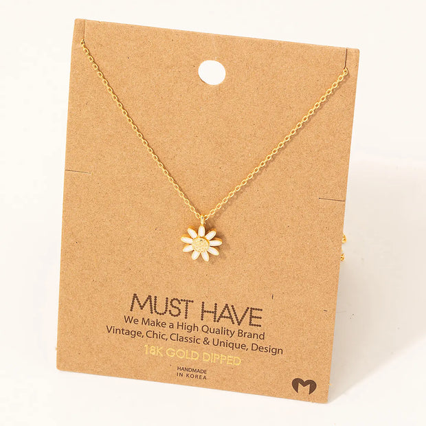 White Daisy Pendant Necklace